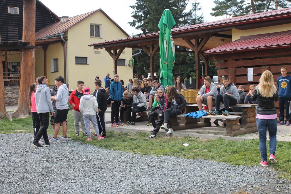 Rekreacni Areal Zbraslavice Hotel Kültér fotó